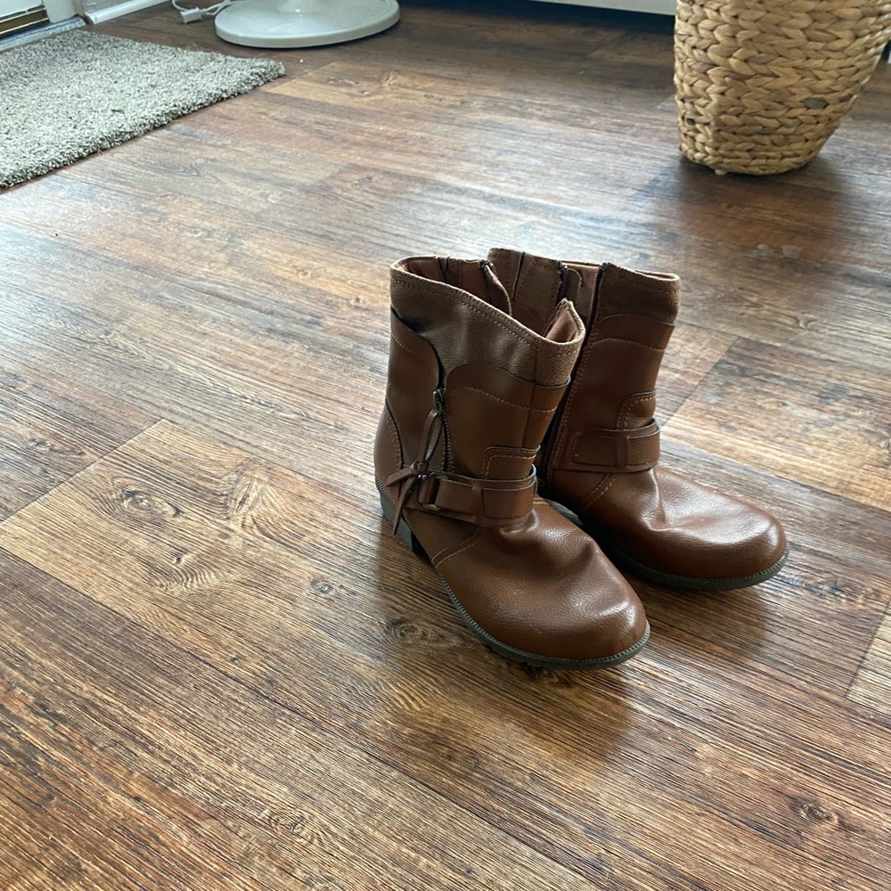 Clarks brown leather ankle boots